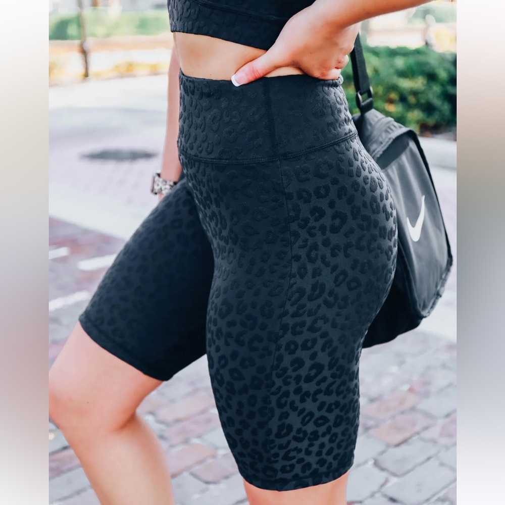 Mono B | LUXURIOUS 3D LEOPARD BIKER SHORTS - BLACK
